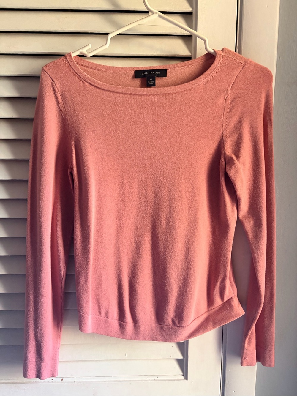 Ann Taylor Blush Pink Scoop Neck Lightweight Sweater